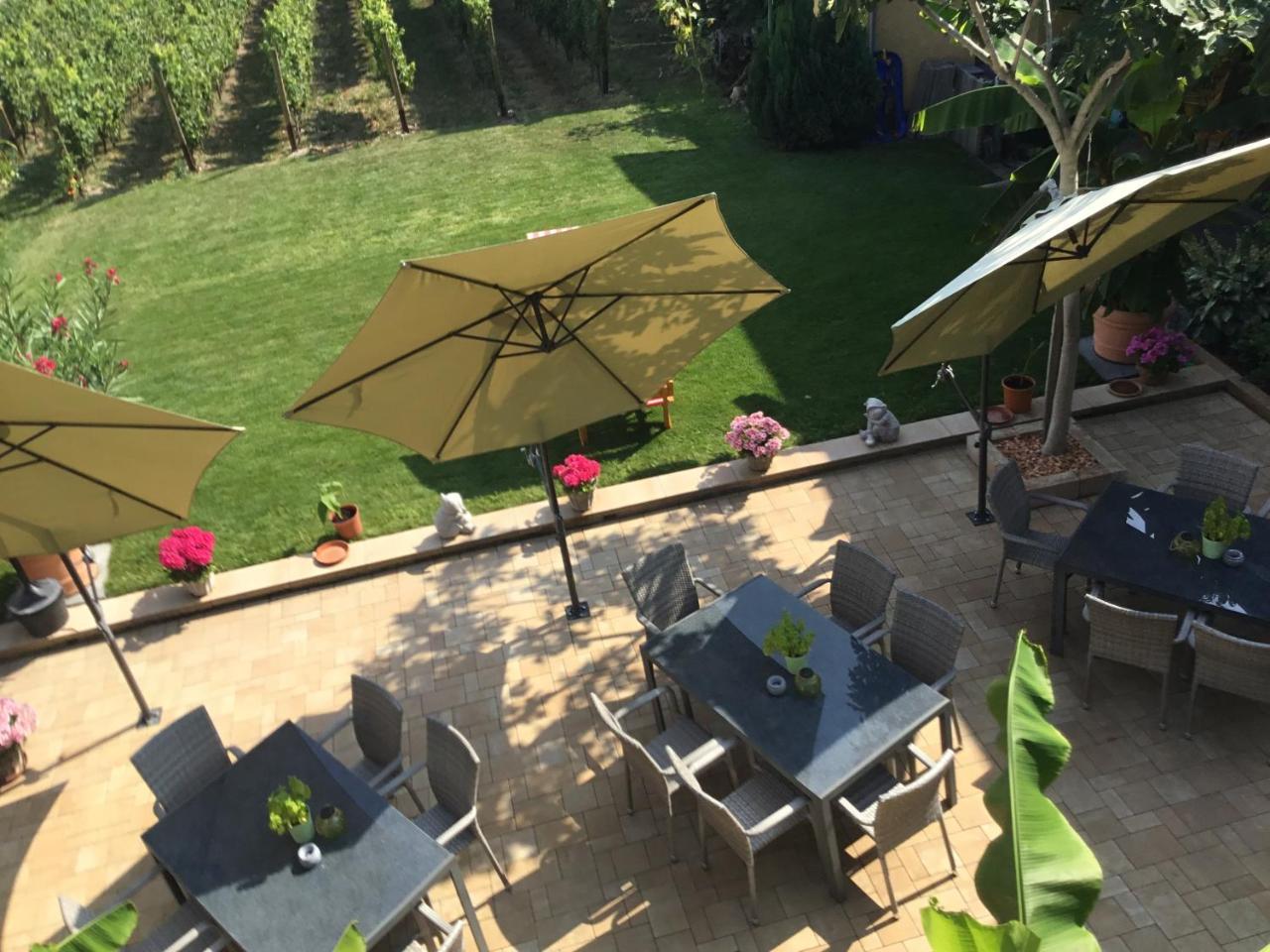 Bed And Breakfast - Rheingauer Hof โอสตริช-วินเคิล ภายนอก รูปภาพ